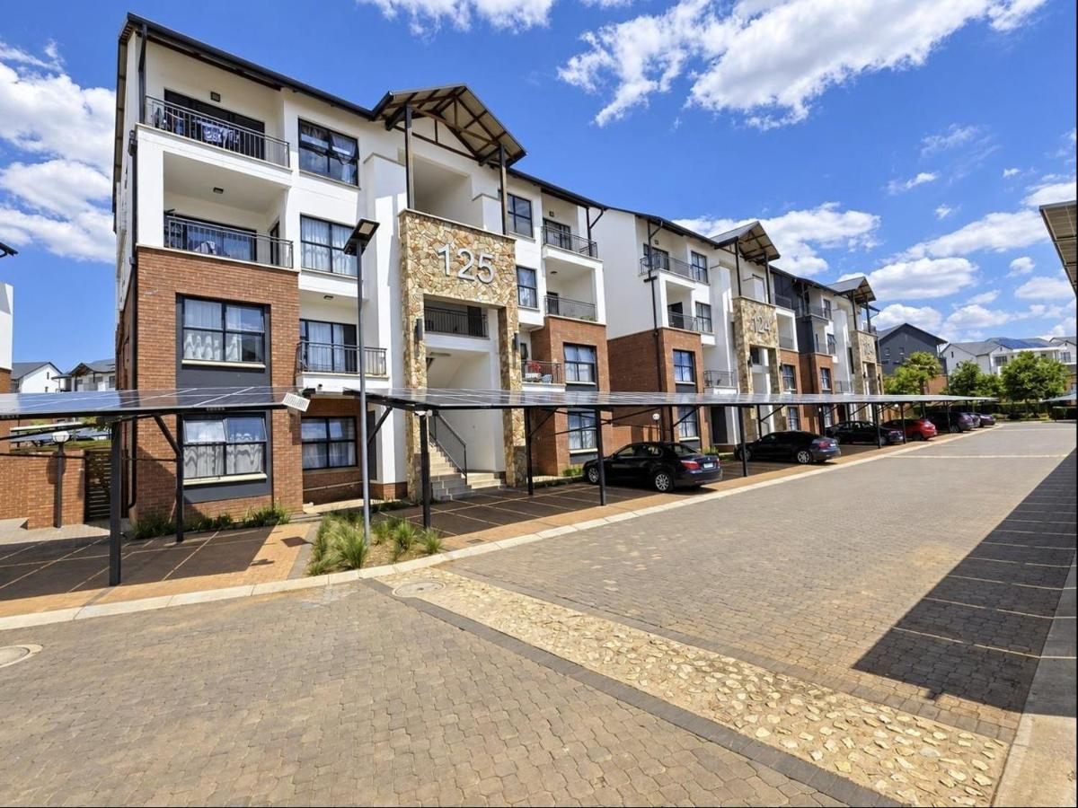 Spectacular Lagoon Facing Apartment - The Blyde - Ferienwohnung Pretoria