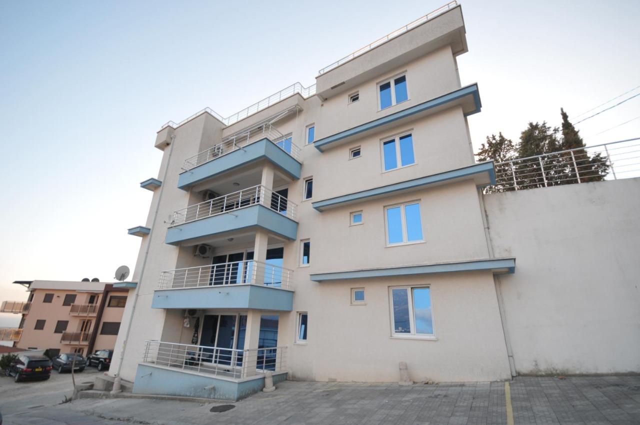 One-Bedroom Apartment with Sea View
