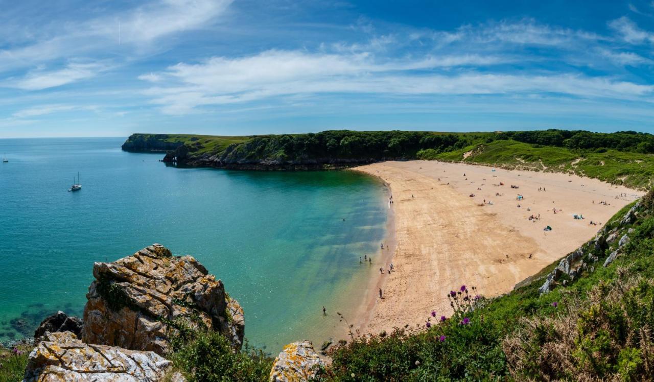 Detached Holiday cottage in Pembroke - Chambres d'hôtes Pembroke