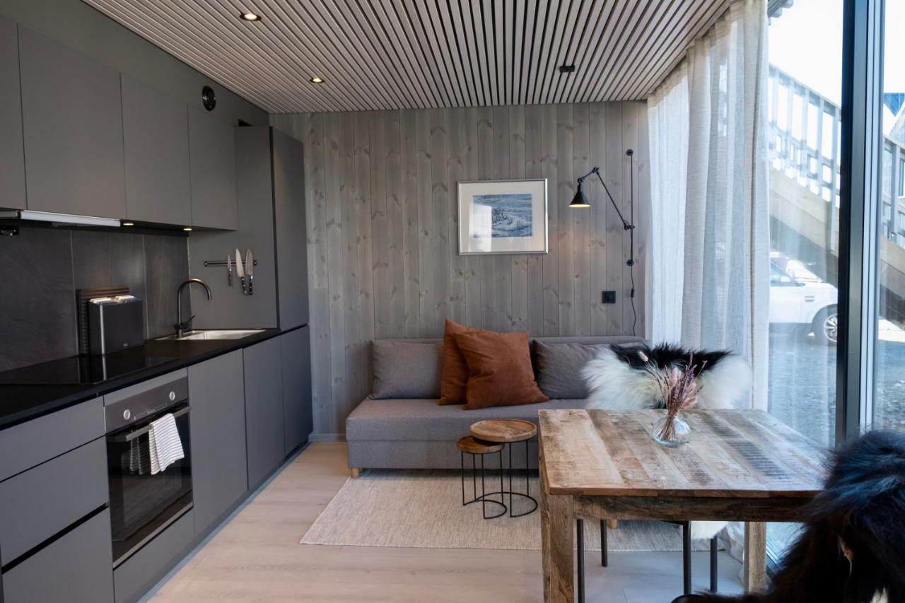 Modern apartment in Henningsvær - B&B Henningsvaer