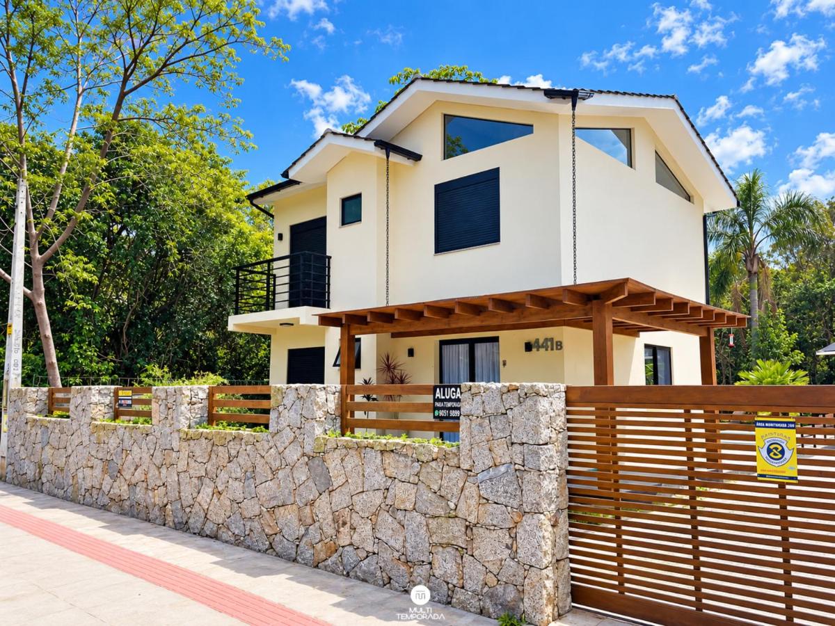Casa Privativa com Piscina na Barra da Ferrugem/SC - B&B Garopaba