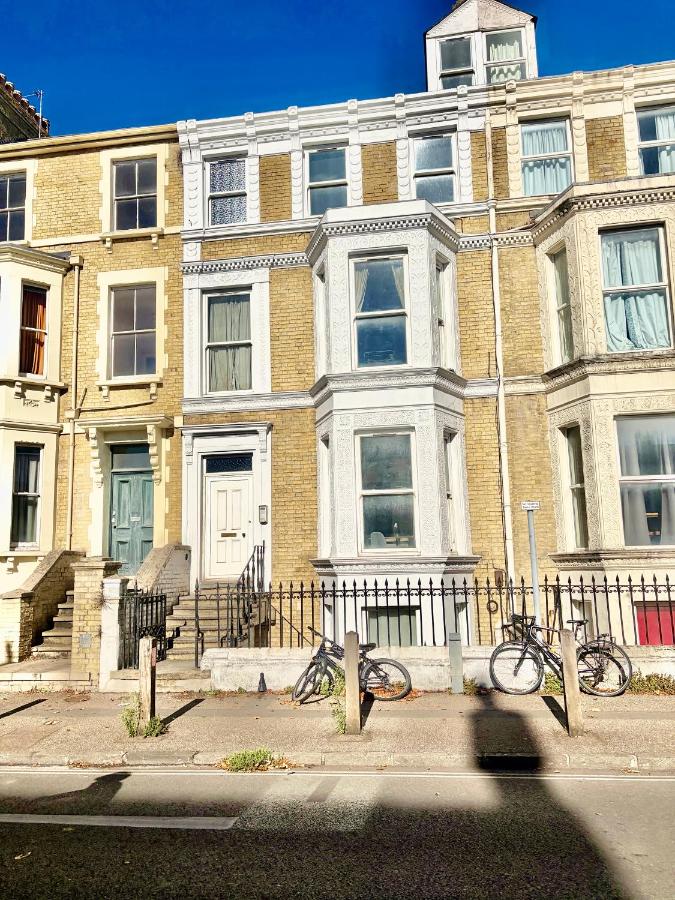 Victorian Style Apartment - Studio in Cambridge City Centre sleeps 3 close to river & Cambridge university - B&B Chesterton