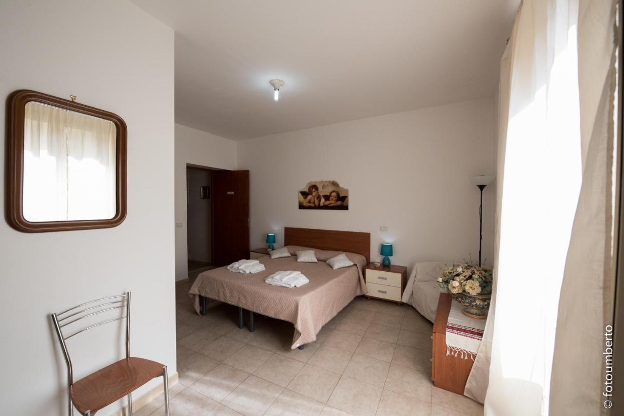 Camera Matrimoniale/Doppia con Letti Singoli con Bagno