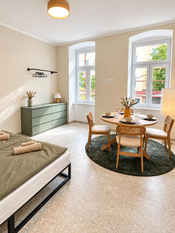 Residence K - Bright 2 Bedroom - Families & Groups Welcome - Chambres d'hôtes Vienne