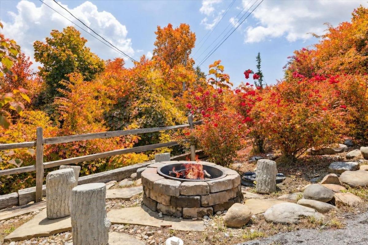 Mountain View Beauty by Beyond Expectations - Bed and Breakfast Gatlinburg