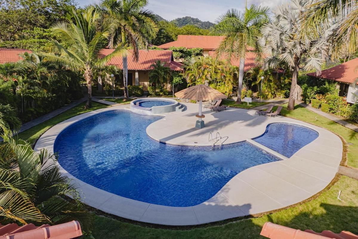 Villagio 30B - Condo Near Playa Potrero - B&B Potrero