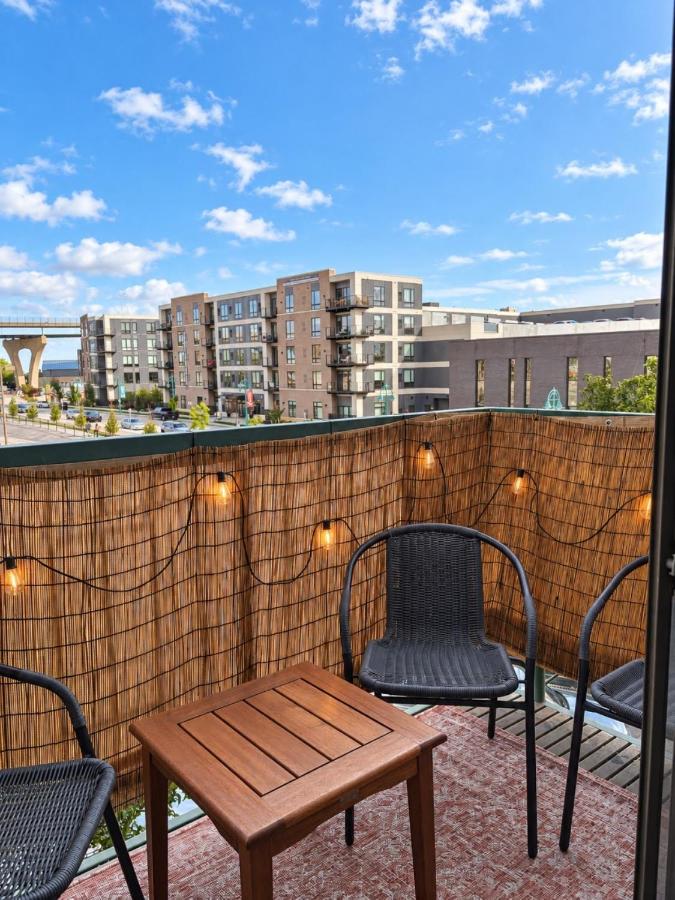 Third Ward Spacious 2BR with Balcony - Sleeps 10 - Ferienwohnung Milwaukee
