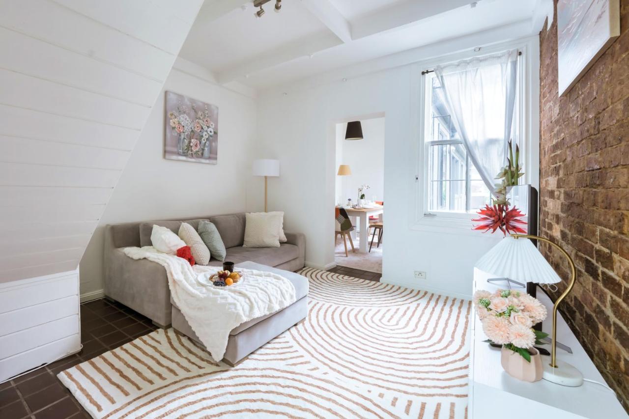 Walk to CBD 3BR Redfern Air Con Groups Family Sleeps 7 - Chambres d'hôtes Sydney