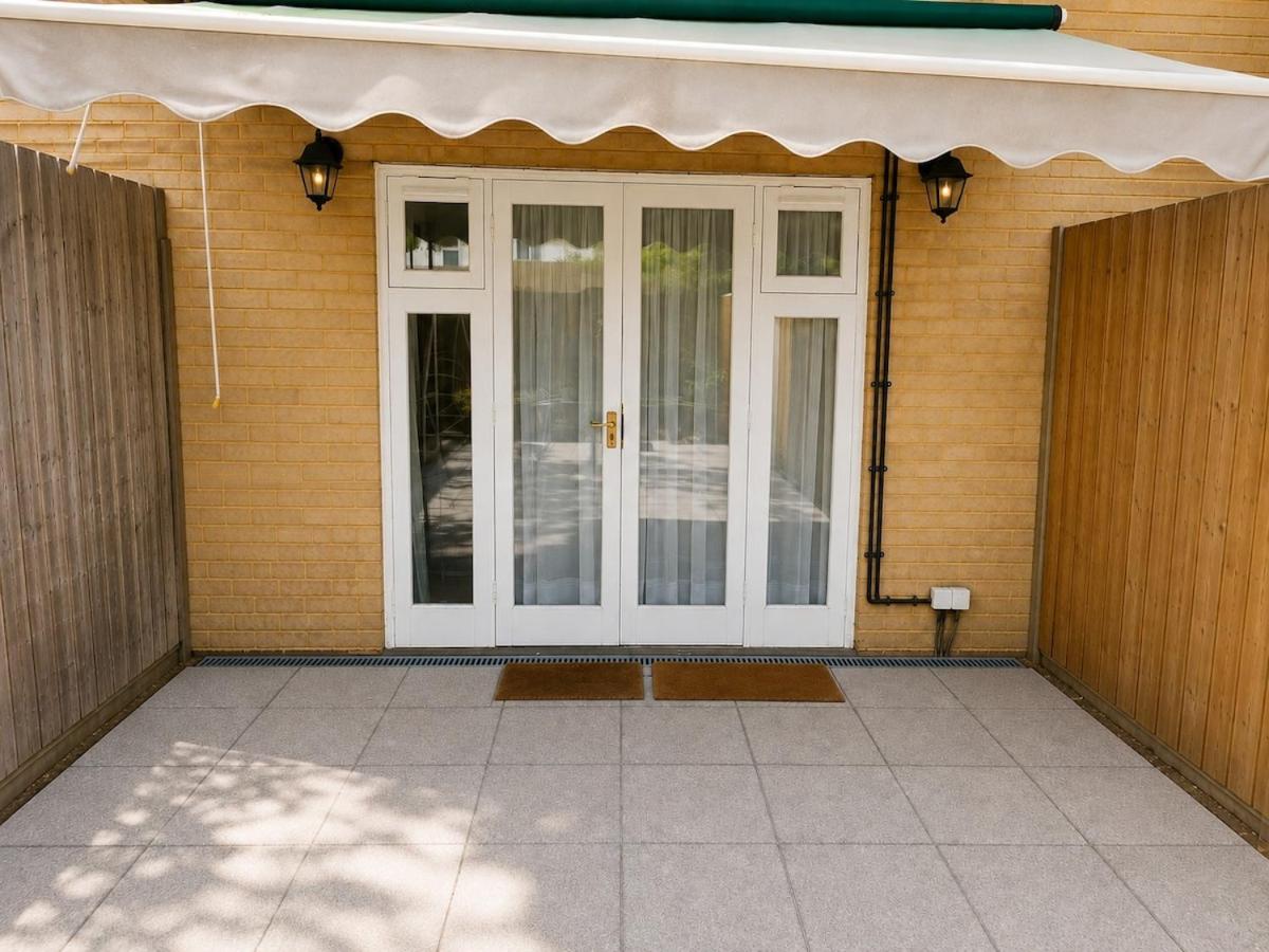 Stylish Two Bedroom London Home Parking and Patio - B&B Colindale