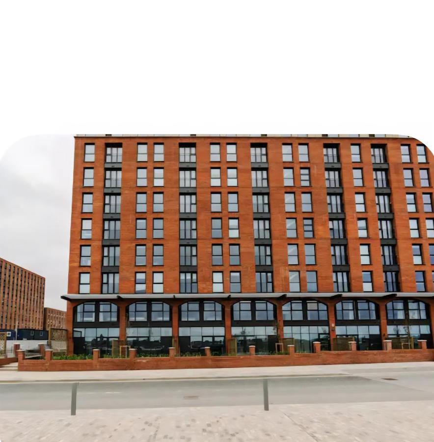 Modern 1BR Waterfront Flat Nr To Everton Stadium - Bed and Breakfast Liverpool