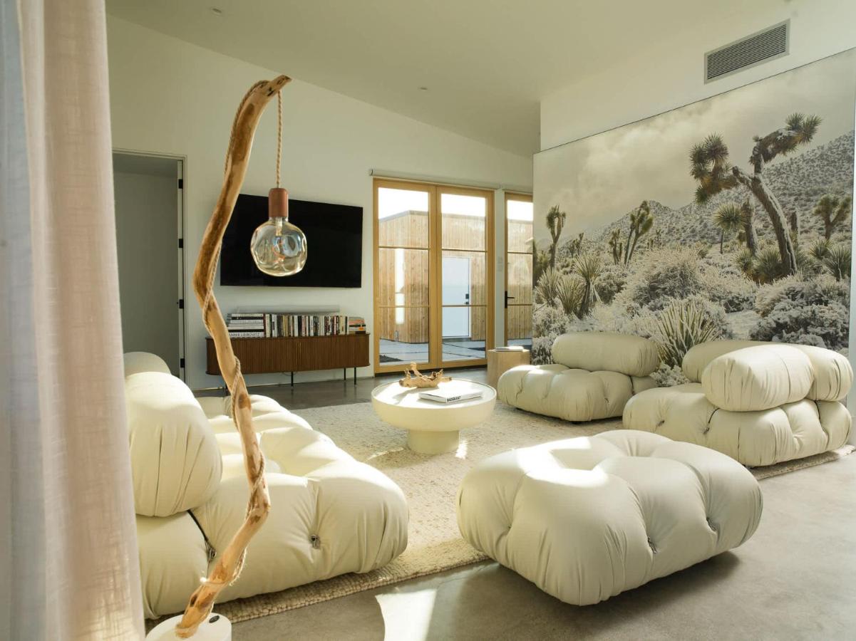 The Lunawood - Lux Home Pool and Spa - B&B Joshua Tree