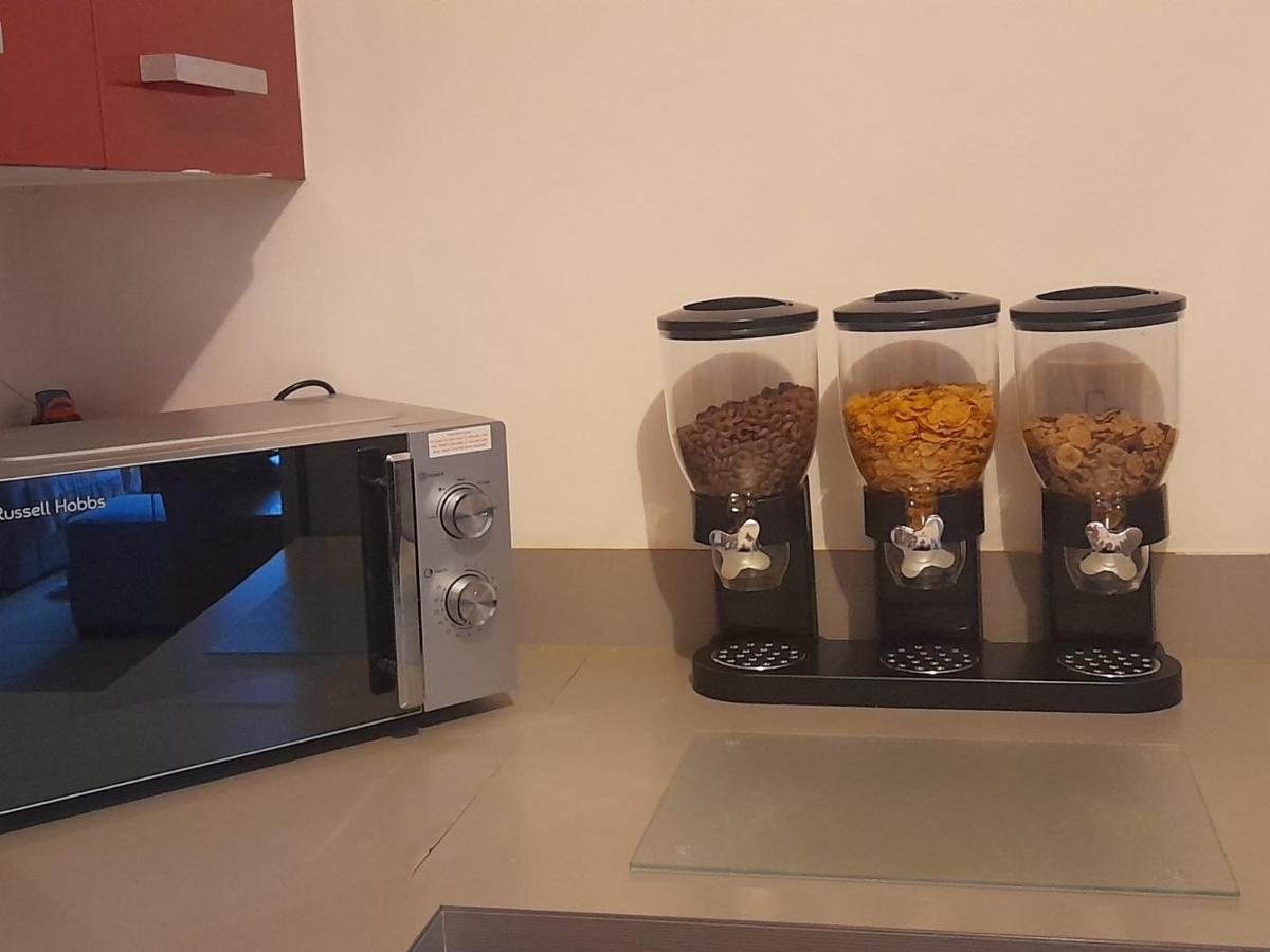 Modern City Centre Apartment with private balcony - B&B Birmingham