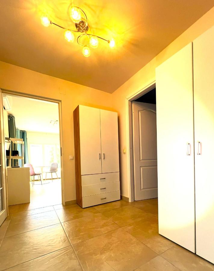 Sun by Elite- Full Equip, Free Parking, Near Iulius and Aquapark - Ferienwohnung Temeswar