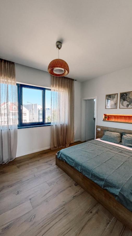 Japandi Premium Apartment by Amber Oak - 2BR, 2BA, Self Check-In & Parking - Chambres d'hôtes Timişoara