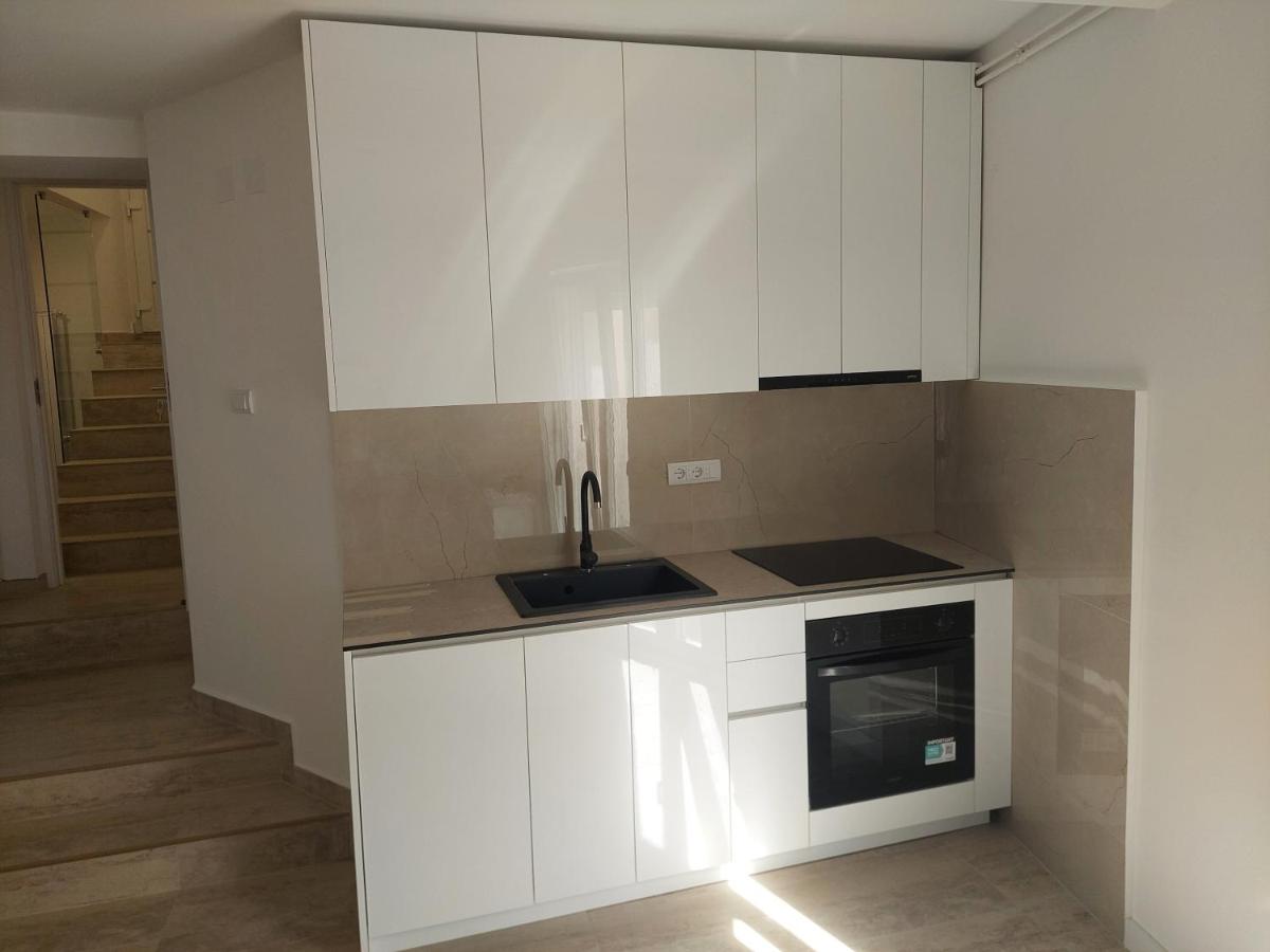 Motorway Rest Apartment - B&B Kijevo