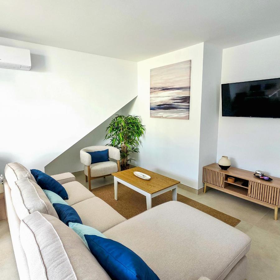 Old Town Suite - Just the sea & harbour - Bed and Breakfast Puerto del Carmen