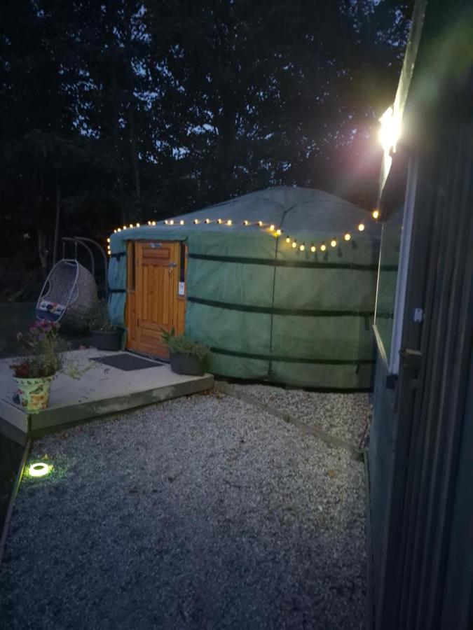 Sheviock Barton Yurt ,sauna,hot tub - B&B Sheviock