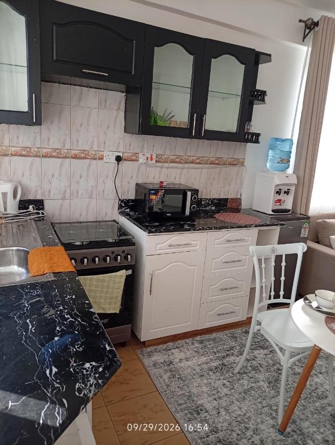Urban Loft Milimani with AC - Chambres d'hôtes Kisumu