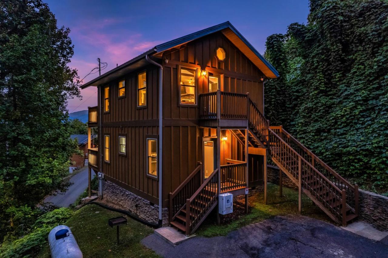 Distiller's Den - B&B Gatlinburg