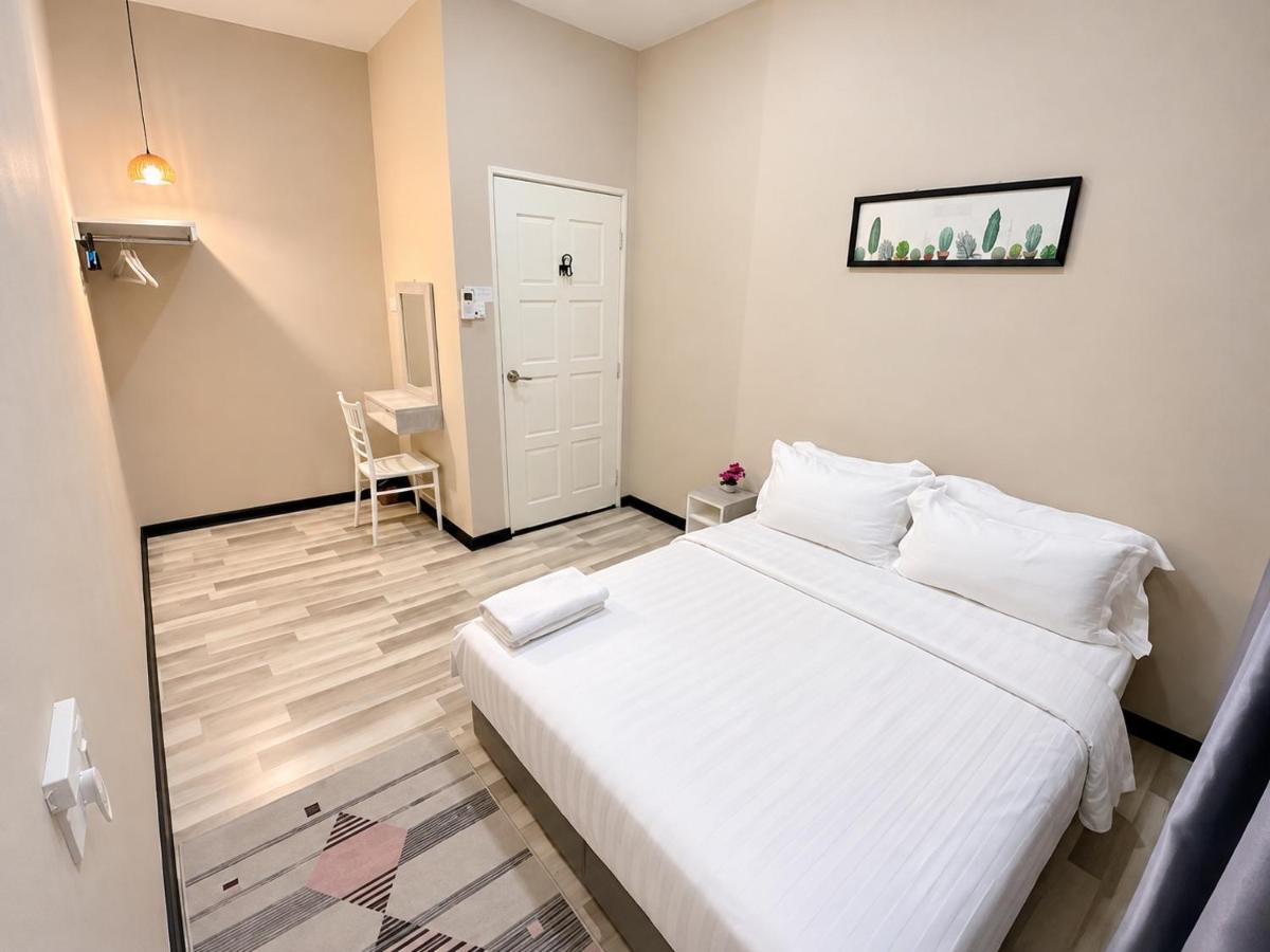 ANG LEE HOLIDAY HOME 1 - Bed and Breakfast Semporna