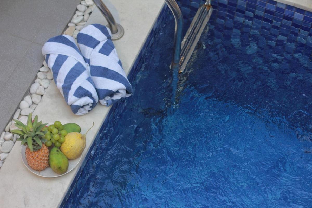 Villa Sadewa Kuta - 2BR with Pool in Good Location - B&B Legian