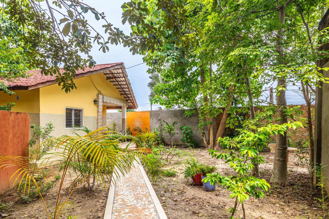 Busy Bee Nature Residence - B&B Mariama Kunda