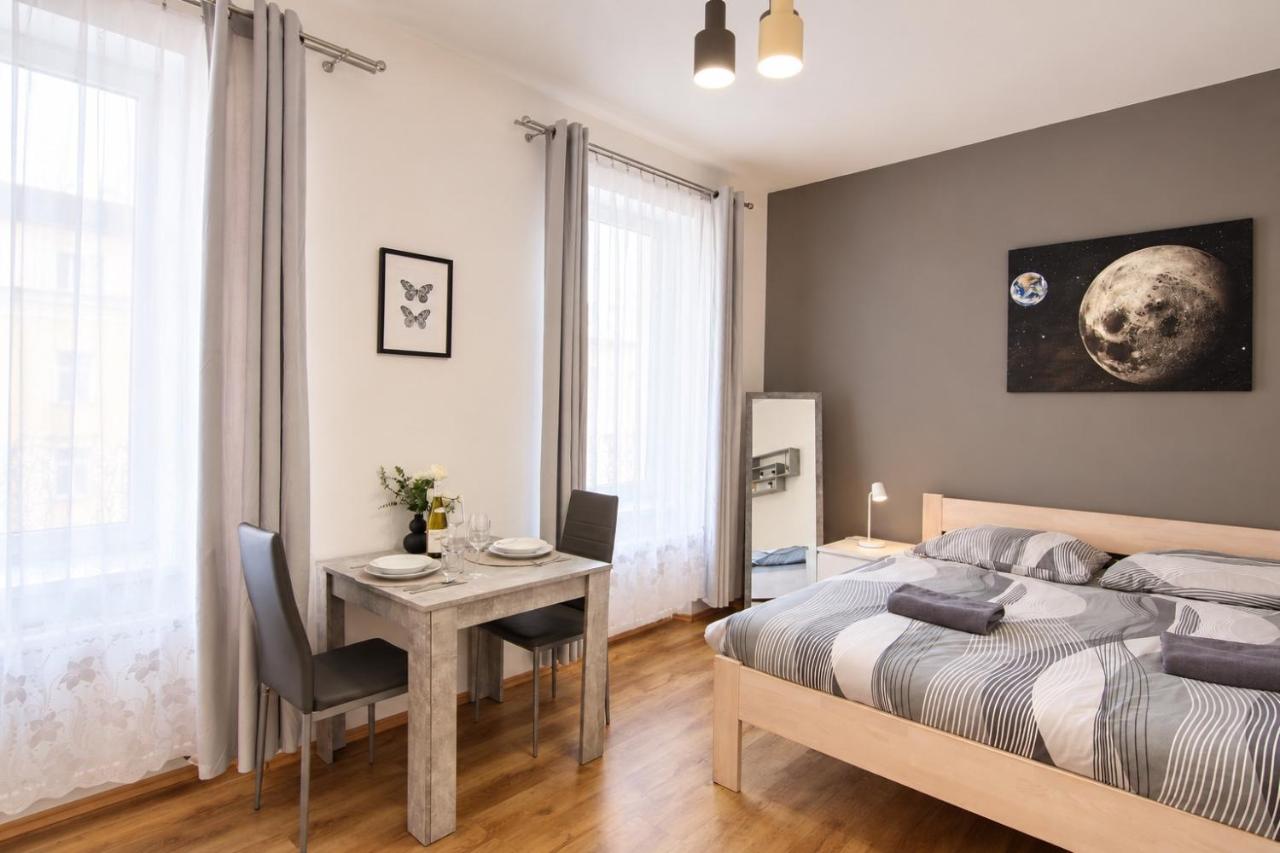 Pilsen Centre - Modern Studio for 2 by AP - B&B Pilsen