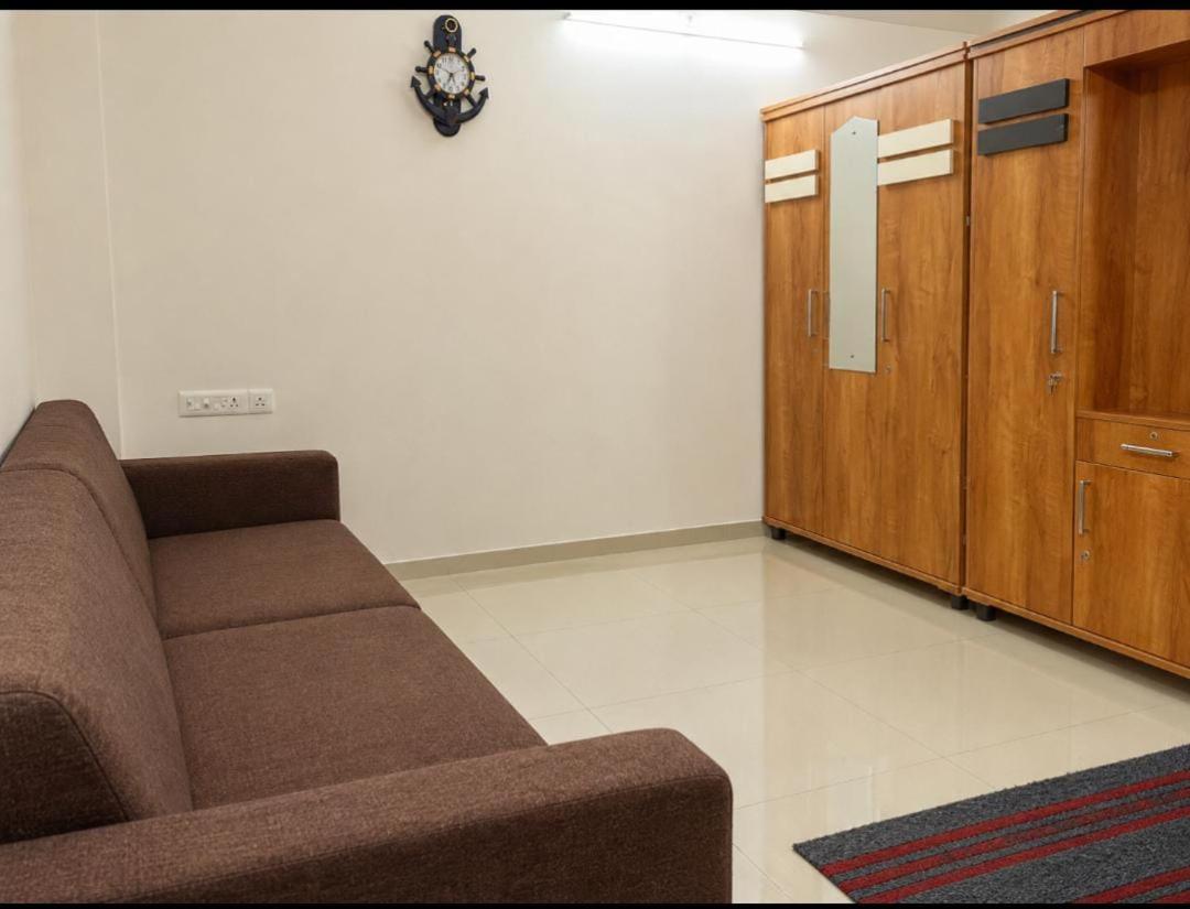 Divine Krishna 1 bhk apartment - Bed and Breakfast Guruvāyūr