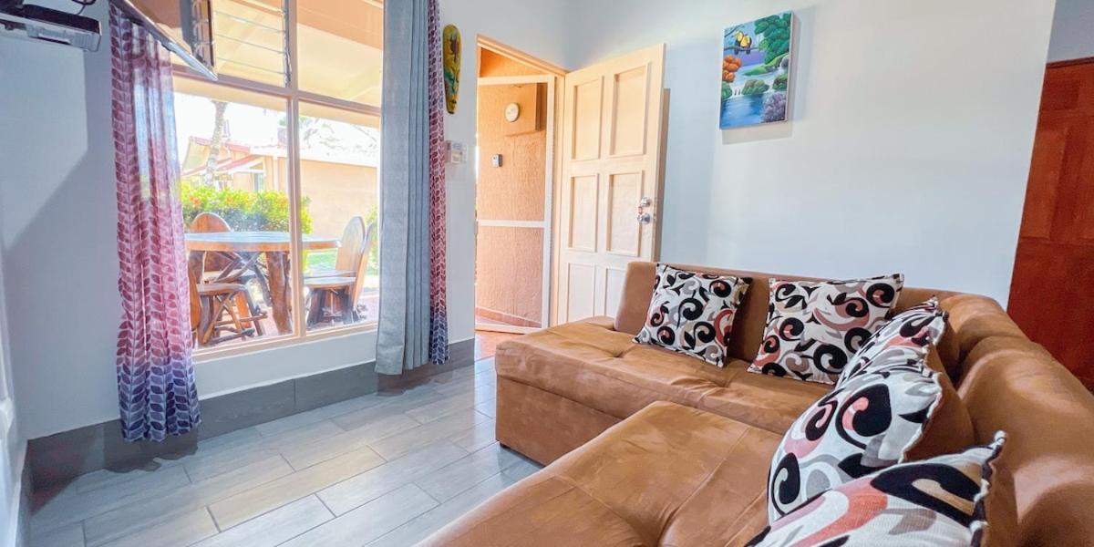 Villa Banano 09 - 2BR & Shared Pools - Bed and Breakfast Jacó