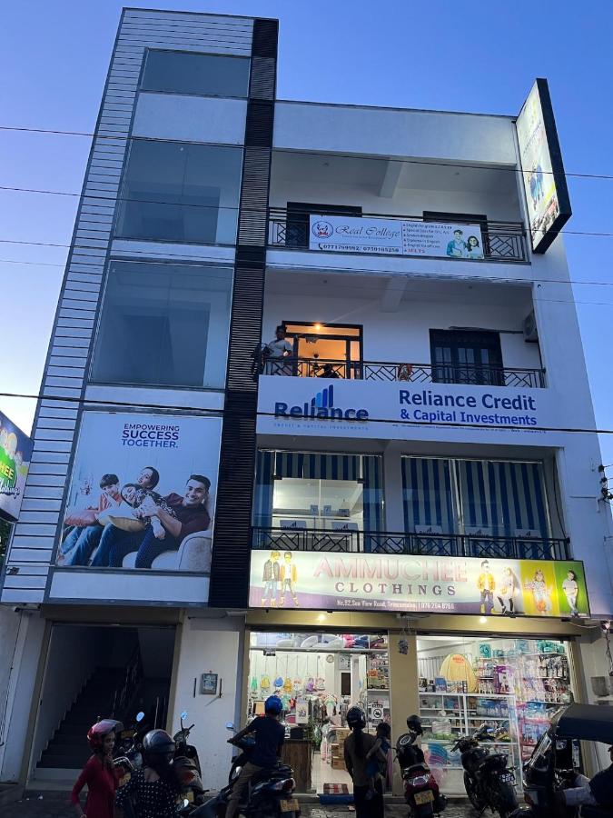 Blue Horizon Apartments - B&B Trincomalee