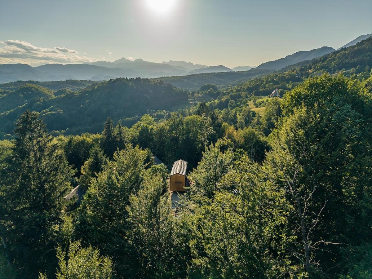 Alpine Glamp - Scenic Tiny House near Bled - B&B Begunje na Gorenjskem