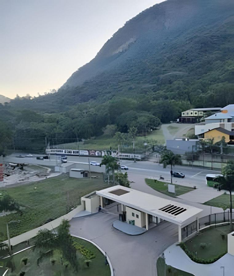 Completo com 2 suítes, 2 varandas à 2 km do Riocentro e com 2 vagas de garagem - Ferienwohnung Rio de Janeiro