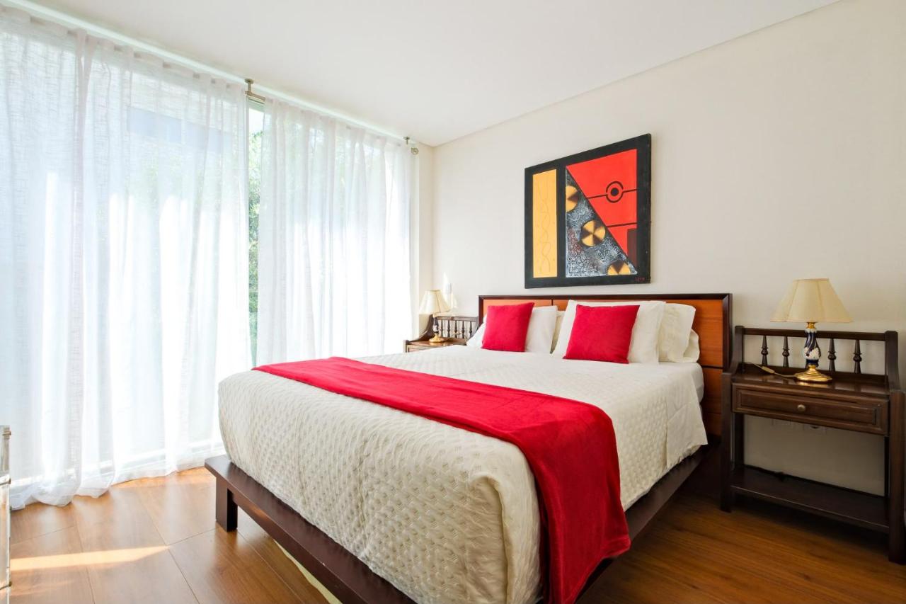 Cozy Red Room in Restelo Belém - Chambres d'hôtes Lisbonne
