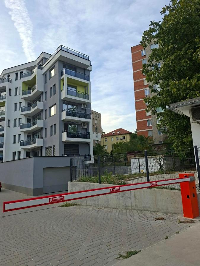 Park View - modern 2-bedroom apartment with free underground parking - B&B Veliko Tarnovo