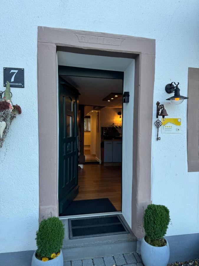 Eifelferienhaus An der Kapelle - kostenlose Sauna, Ofen - B&B Kerschenbach