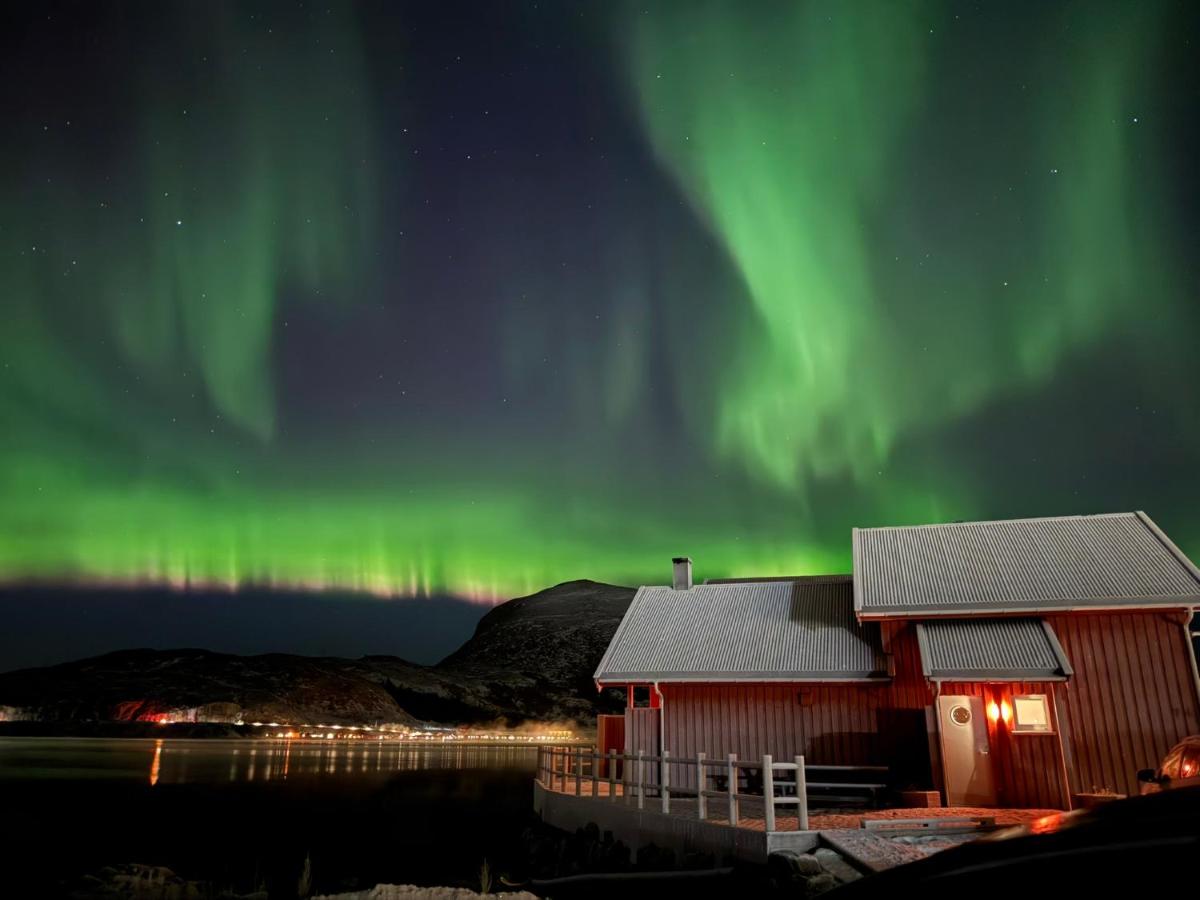 Spectacular Waterfront Fishermans Cabin - Rorbu - Chambres d'hôtes Gravdal