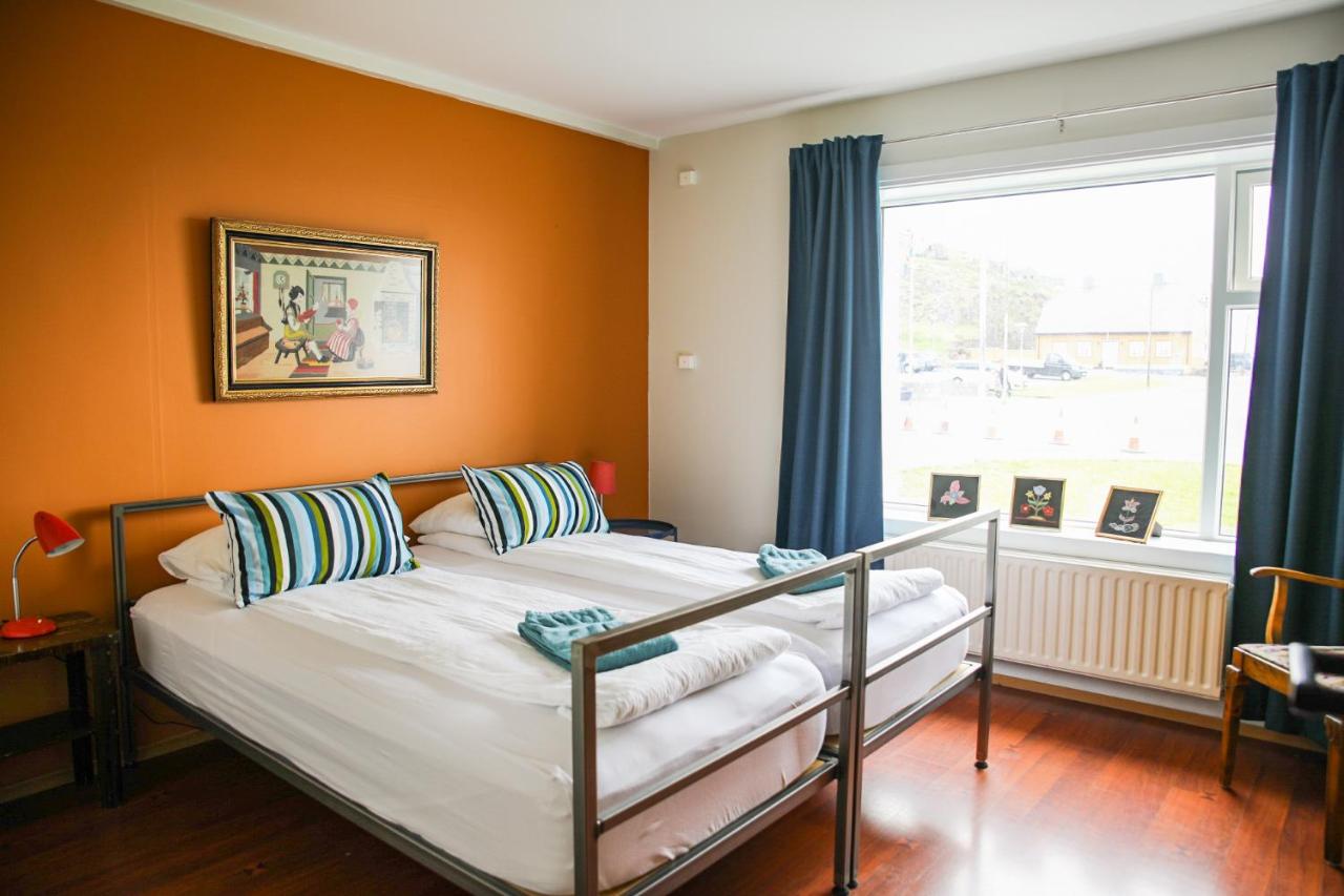 Chambre Double ou Lits Jumeaux avec Salle de Bains Commune