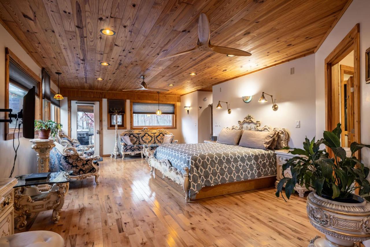Cascina Rococo at White Lotus Eco Spa Retreat - B&B Stanardsville