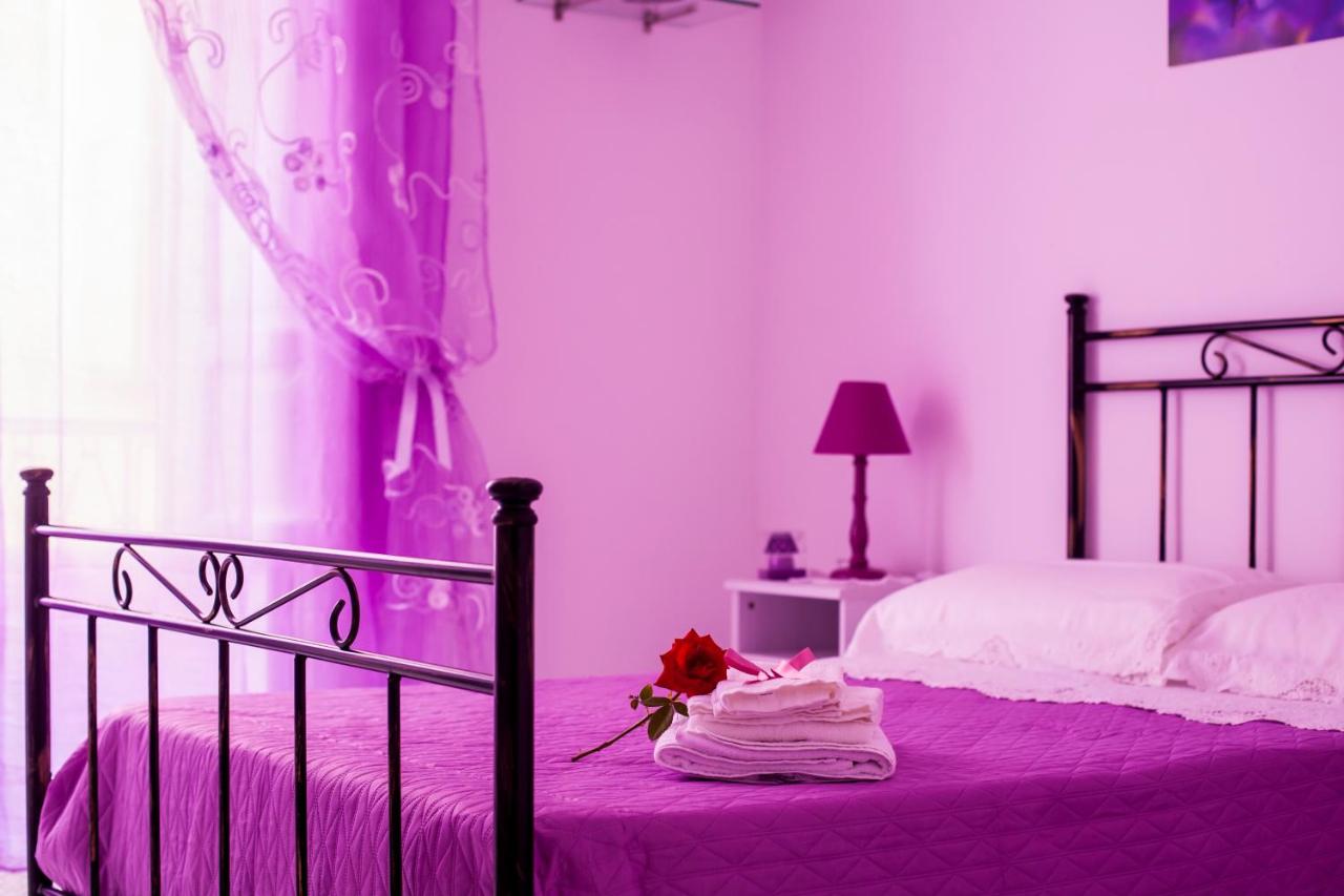 Chambre Double/Lits Jumeaux avec Balcon et Vue Latérale sur Mer