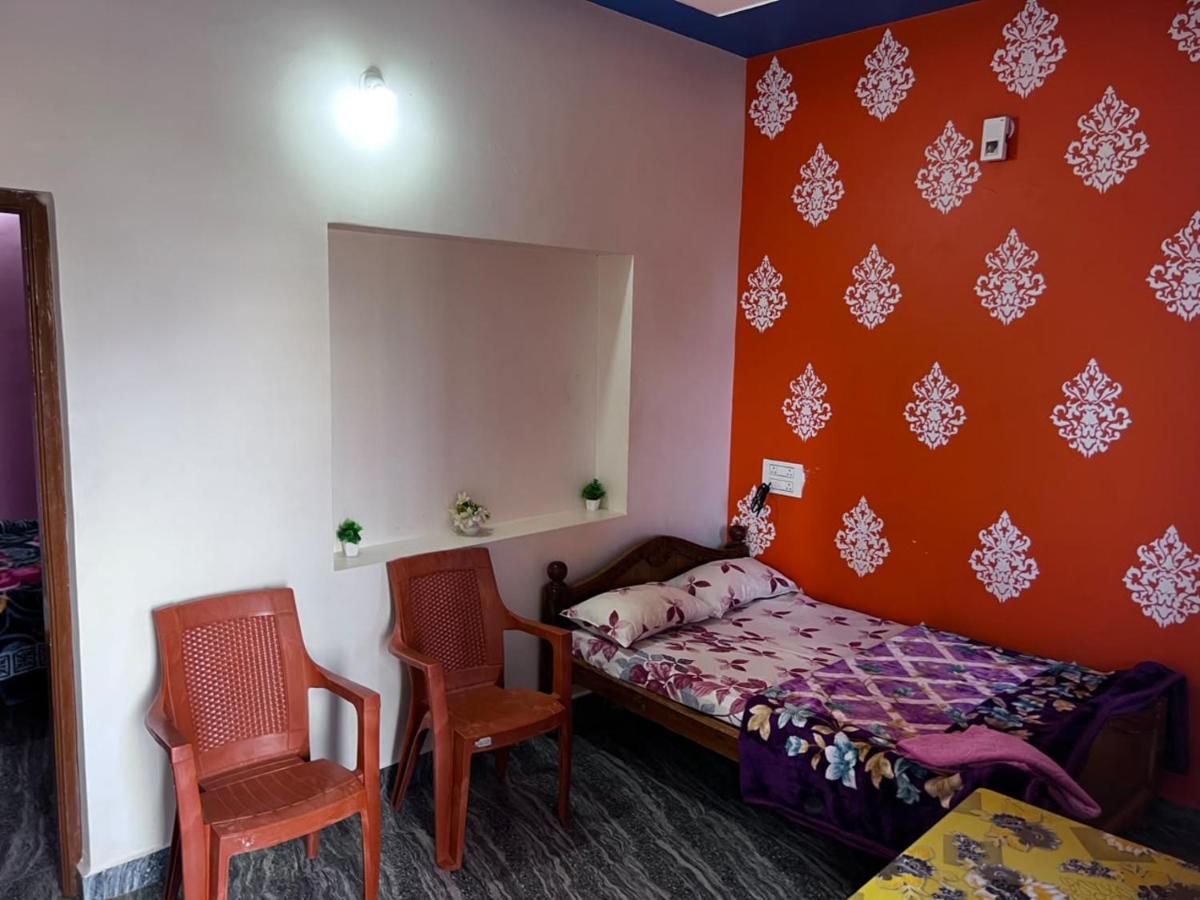 Prestige home stay BADAMI - B&B Bādāmi