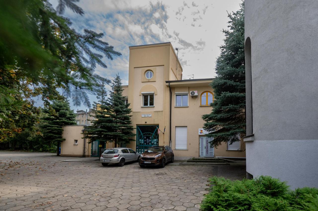 Romantic Loft by Fengshui4u z wanną w sypialni, klimatyzacją i bezpłatnym parkingiem - B&B Łódź