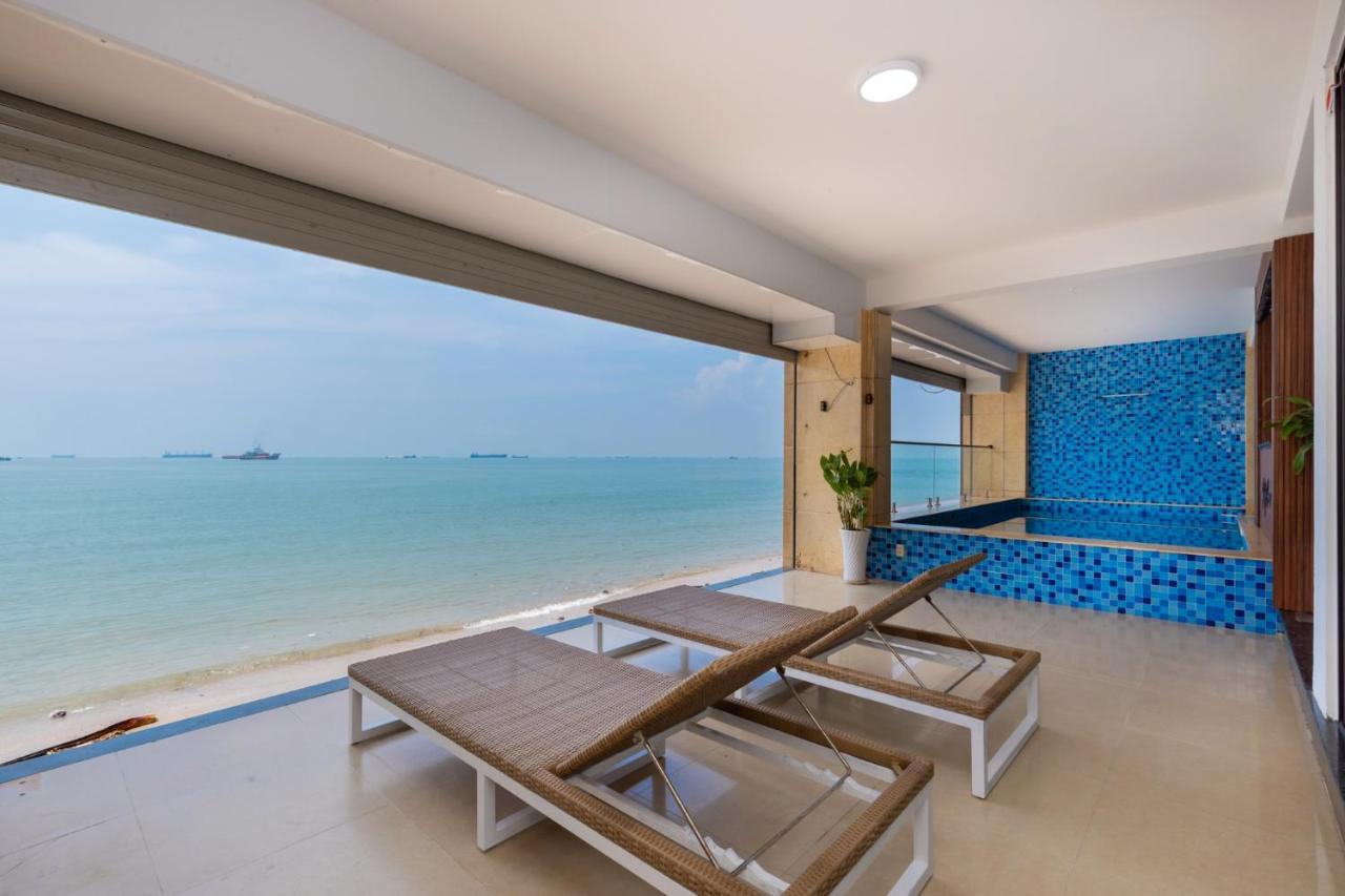 R-Villa 81 Trần Phú - View Sát Biển Có Bãi Tắm Riêng - Bed and Breakfast Vũng Tàu