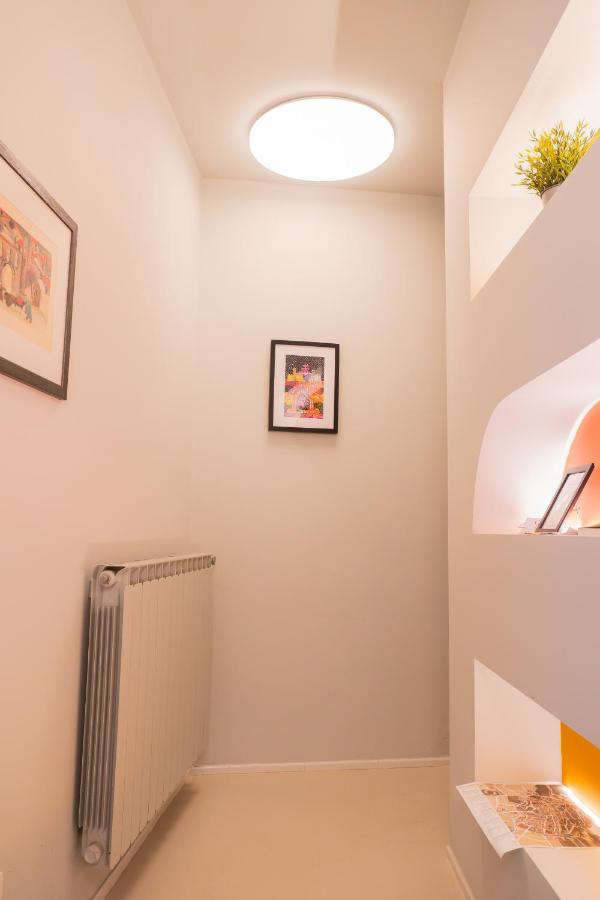 CASA ABBATI- Design moderno in un borgo medievale - B&B Gubbio