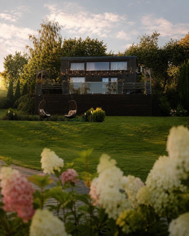 Villa Lakstīgalas Charm - B&B Skrīveri