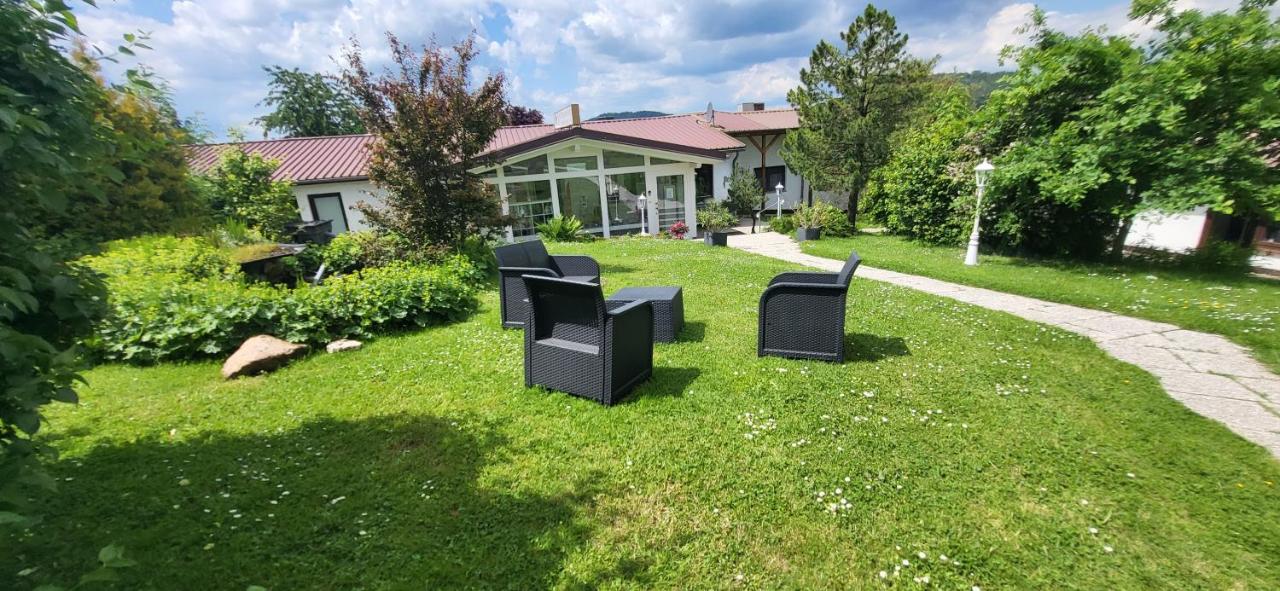 Ferienhaus Löwe - Ferienwohnung Niedenstein