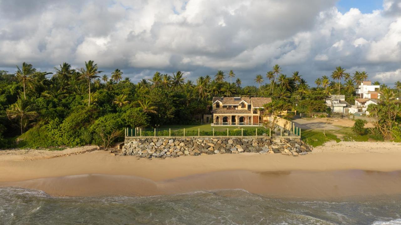 Agni Beach Villa by TONIK - Picturesque Pool & Ocean Views - B&B Balapitiya