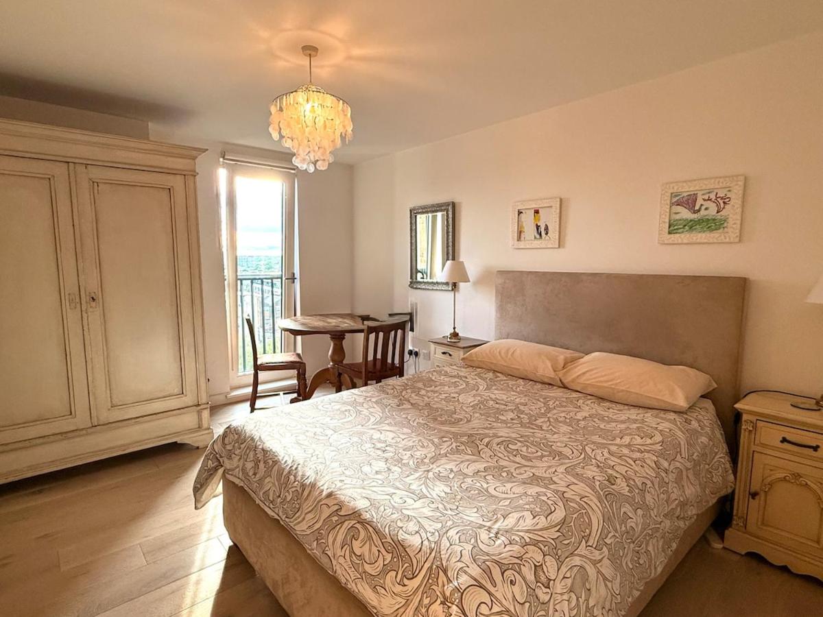 Elegant Boutique 4 bed 3 bath with Terraces - B&B London