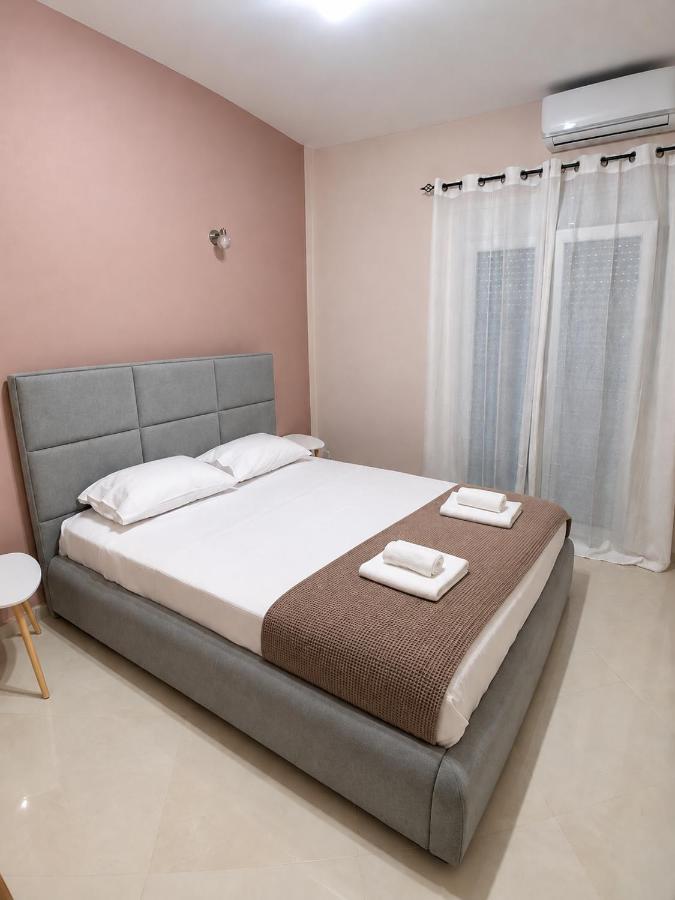 Efi's Apartment - Bed and Breakfast Kaména Voúrla