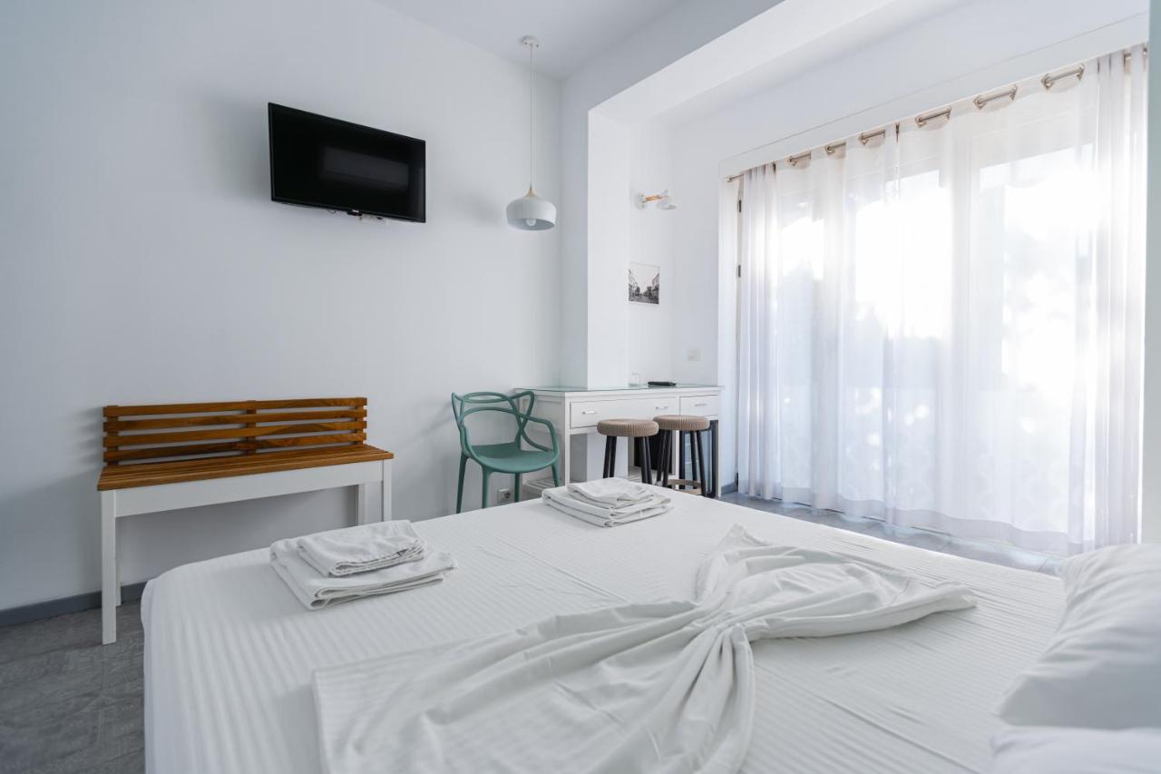 TS Modern Rooms - Skanderbeg Square - Bed and Breakfast Tirana