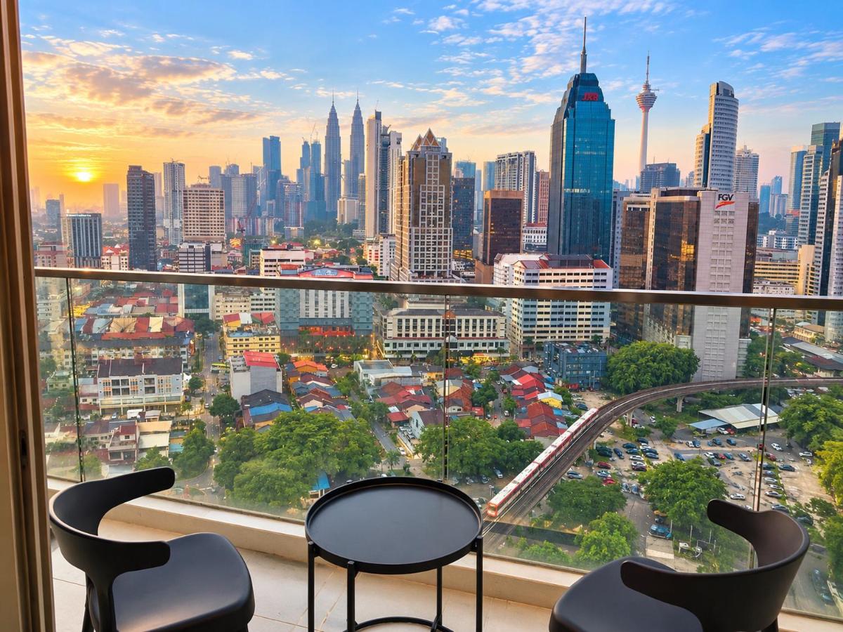 Regalia Residence Sky Pool KLCC Suites Near PWTC - Bed and Breakfast Kuala Lumpur